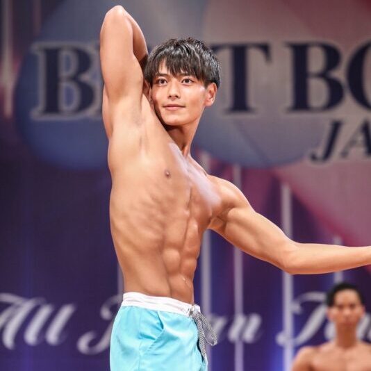 六本木店スタッフタルト 